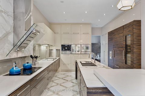 Photo 14 at 211 Grand Vellore Crescent, Vellore Village, Vaughan
