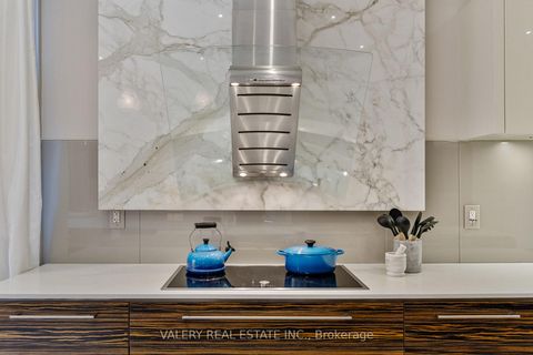 Photo 16 at 211 Grand Vellore Crescent, Vellore Village, Vaughan