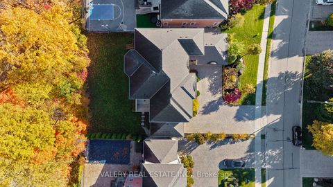 Photo 42 at 211 Grand Vellore Crescent, Vellore Village, Vaughan