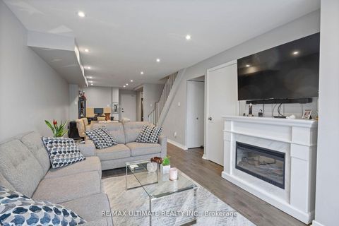 Photo 5 at 332 - 2 Valhalla Inn Road, City Centre West, Toronto