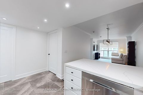 Photo 10 at 2515 - 8 Park Road, Moore Park, Toronto