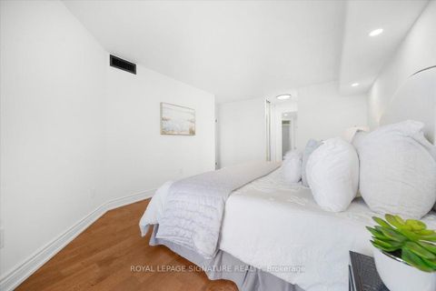 Photo 4 at 903 - 5 Rowntree Road, Jamestown, Toronto