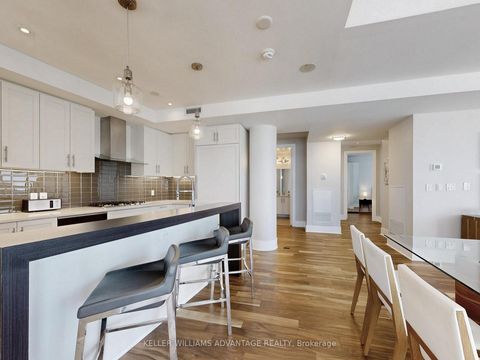 Photo 12 at 401 - 29 Queens Quay E, Waterfront Communities C1, Toronto