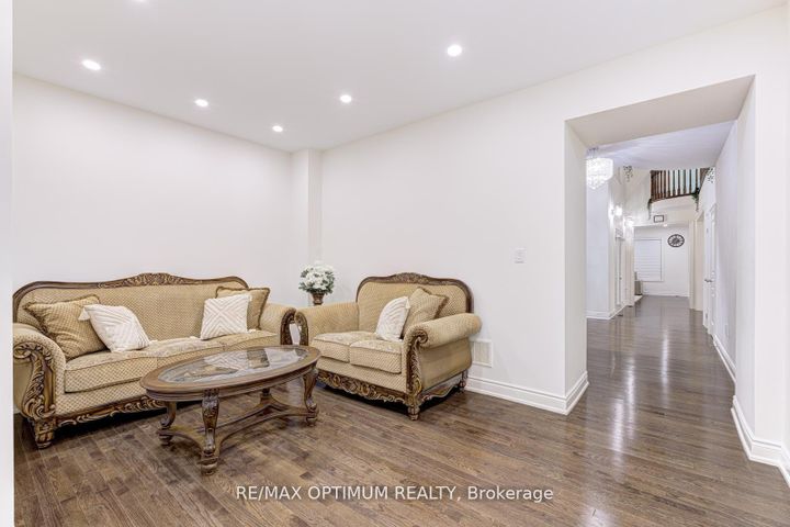 Photo 4 at 91 Elderslie Crescent, Kleinburg, Vaughan