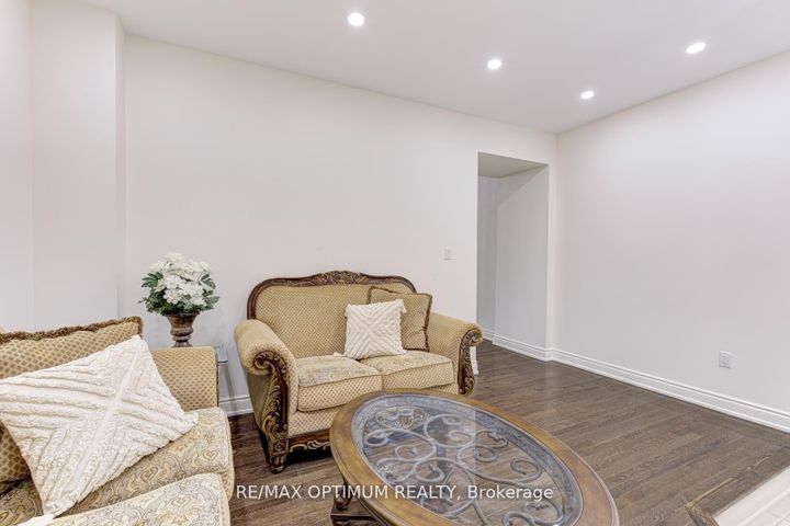 Photo 5 at 91 Elderslie Crescent, Kleinburg, Vaughan