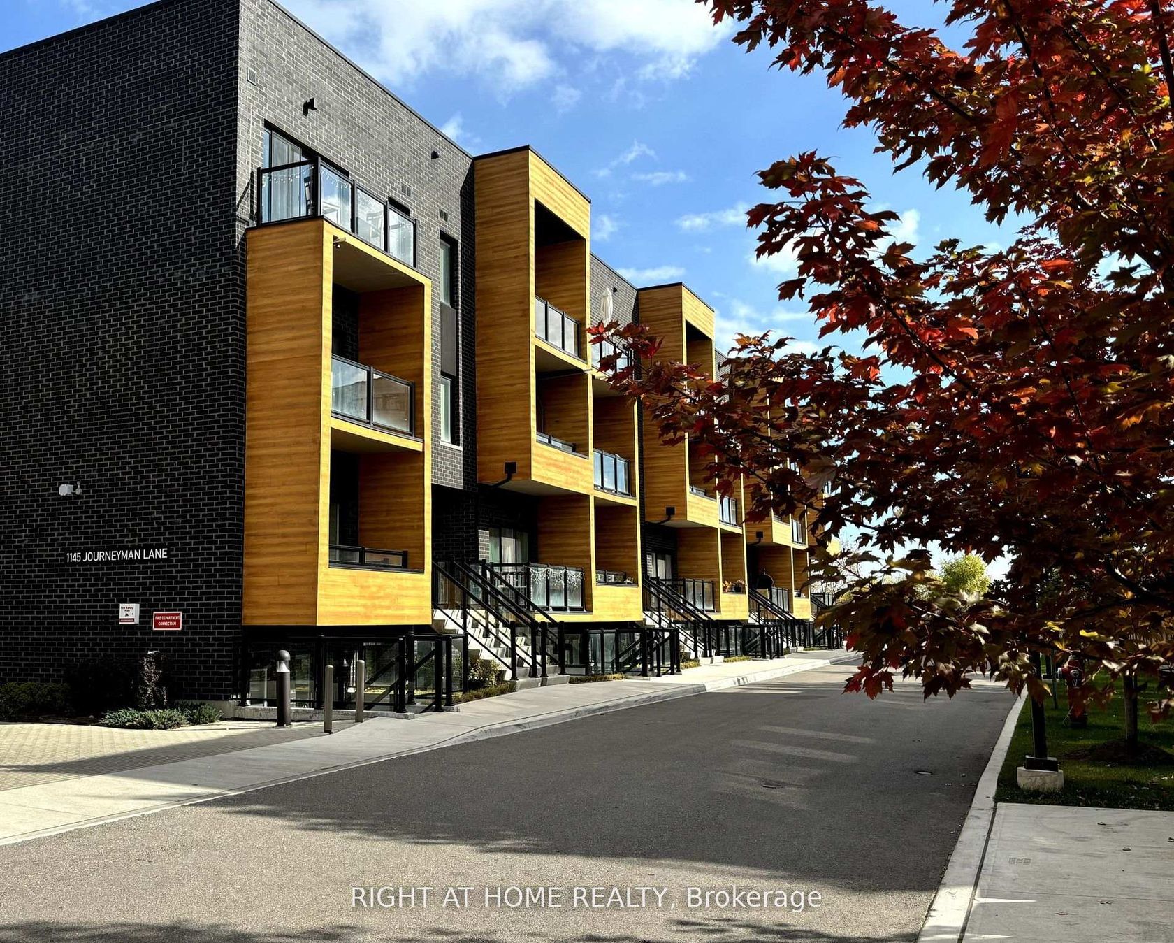 248 - 1145 Journeyman Lane, Clarkson, Mississauga 