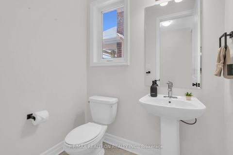 Photo 5 at 669 Newlove Street, Rural Innisfil, Innisfil