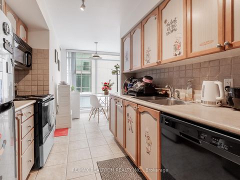 Photo 2 at 512 - 3830 Bathurst Street, Clanton Park, Toronto