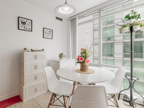 Photo 8 at 512 - 3830 Bathurst Street, Clanton Park, Toronto