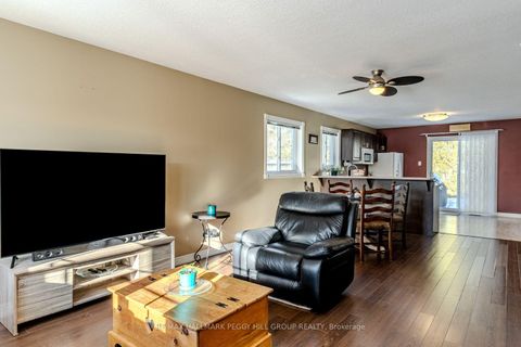 Photo 2 at 172 Sundew Drive, Holly, Barrie