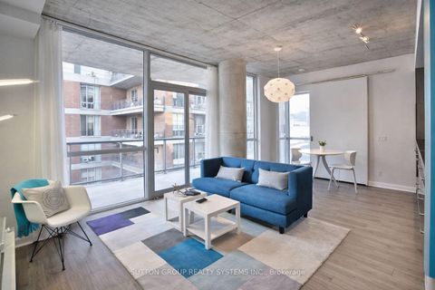 Photo 1 at 420 - 478 King Street W, Waterfront Communities C1, Toronto