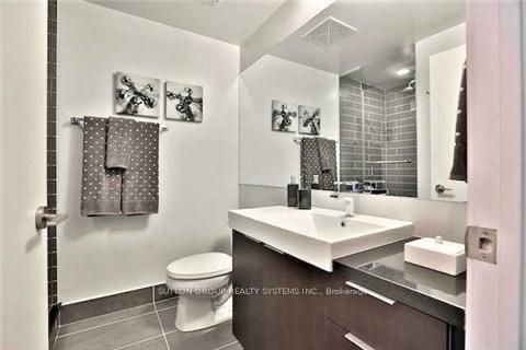 Photo 12 at 420 - 478 King Street W, Waterfront Communities C1, Toronto