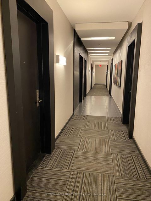 Photo 13 at 420 - 478 King Street W, Waterfront Communities C1, Toronto