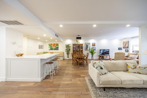 Photo 10 at 605 - 61 St Clair Avenue W, St. Clair, Toronto