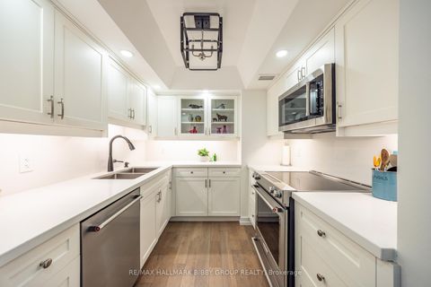 Photo 15 at 605 - 61 St Clair Avenue W, St. Clair, Toronto