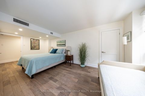 Photo 24 at 605 - 61 St Clair Avenue W, St. Clair, Toronto