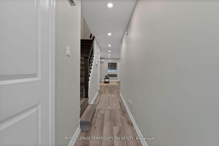 Photo 5 at 158 Woody Vine Way, Bayview Village, Toronto