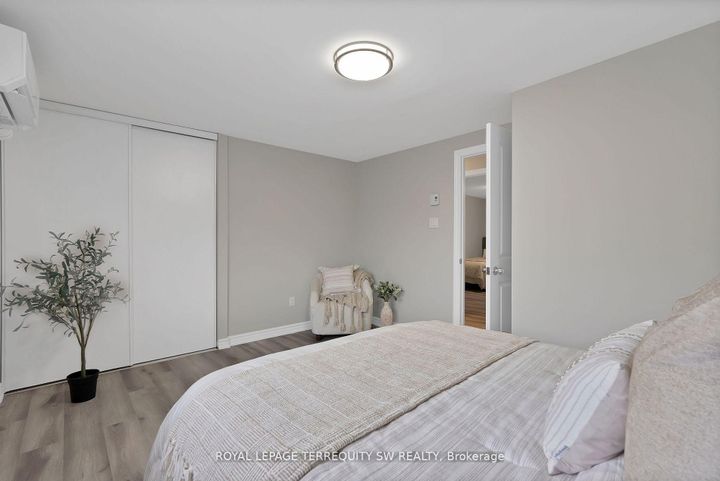 Photo 15 at 158 Woody Vine Way, Bayview Village, Toronto
