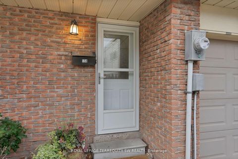 Photo 3 at 158 Woody Vine Way, Bayview Village, Toronto