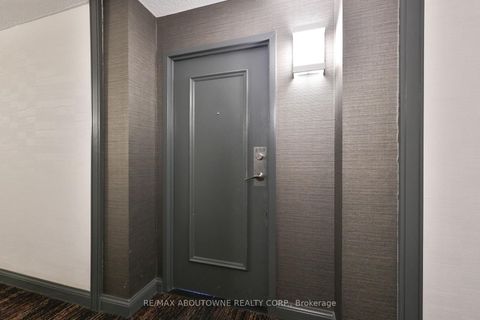 Photo 8 at 2109 - 350 Webb Drive, City Centre, Mississauga