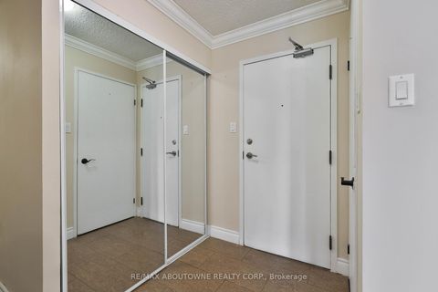 Photo 9 at 2109 - 350 Webb Drive, City Centre, Mississauga