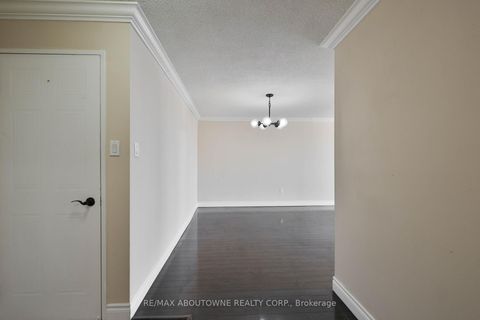 Photo 10 at 2109 - 350 Webb Drive, City Centre, Mississauga