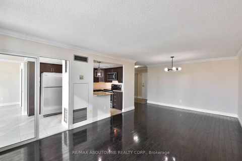 Photo 15 at 2109 - 350 Webb Drive, City Centre, Mississauga