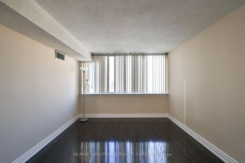 Photo 32 at 2109 - 350 Webb Drive, City Centre, Mississauga