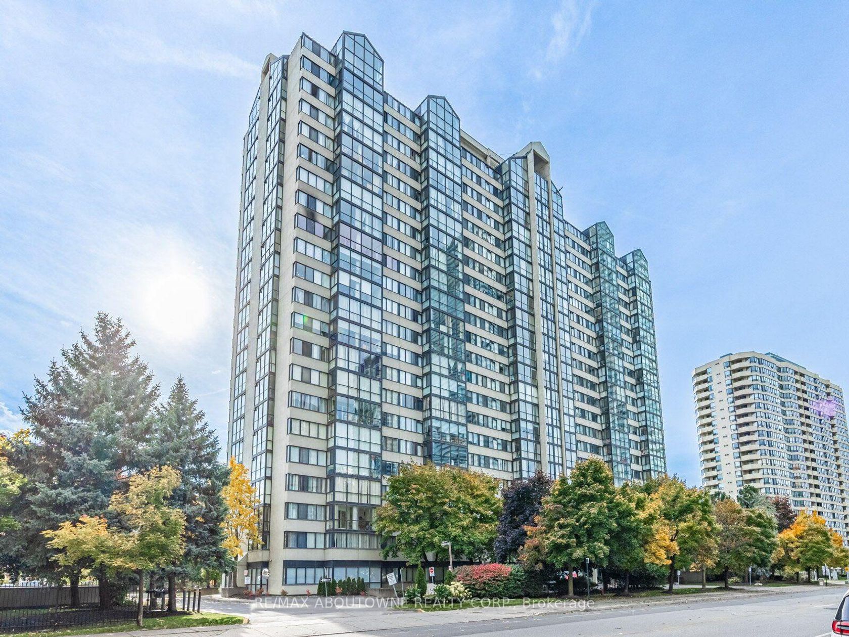2109 - 350 Webb Drive, City Centre, Mississauga by Loree Meneguzzi Real Estate 2109 - 350 Webb Drive, City Centre, Mississauga
