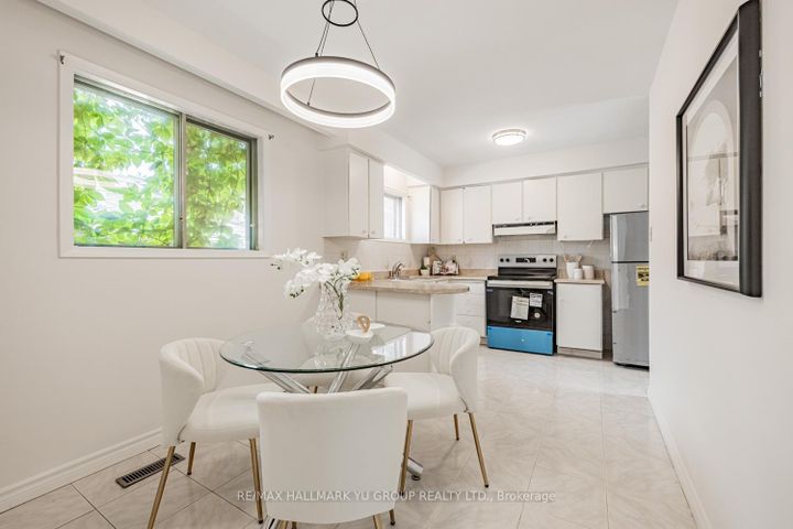 Photo 8 at 7137 Madiera Road, Malton, Mississauga