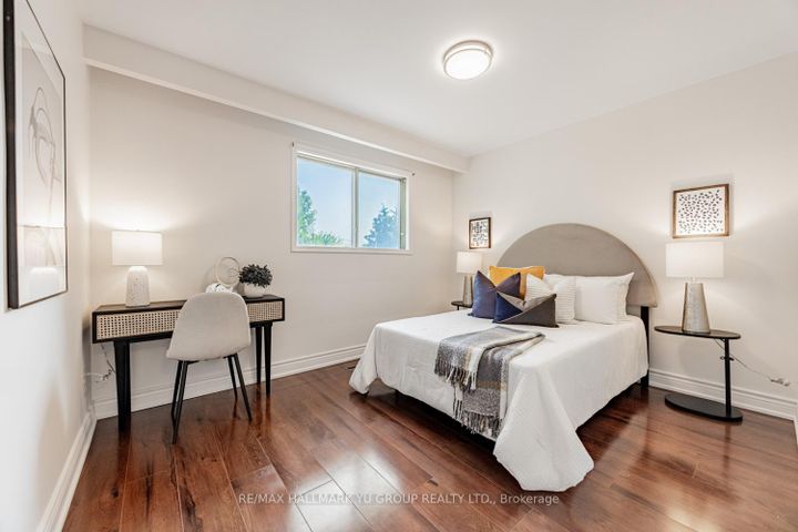 Photo 12 at 7137 Madiera Road, Malton, Mississauga