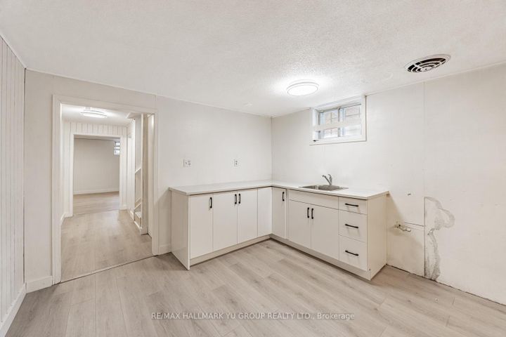 Photo 15 at 7137 Madiera Road, Malton, Mississauga