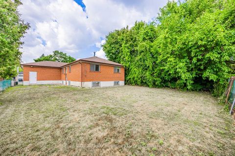 Photo 18 at 7137 Madiera Road, Malton, Mississauga