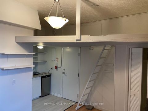 Photo 17 at 177 Carlton Street, Moss Park, Toronto