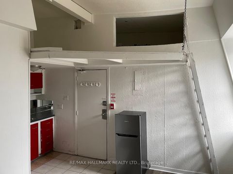 Photo 23 at 177 Carlton Street, Moss Park, Toronto