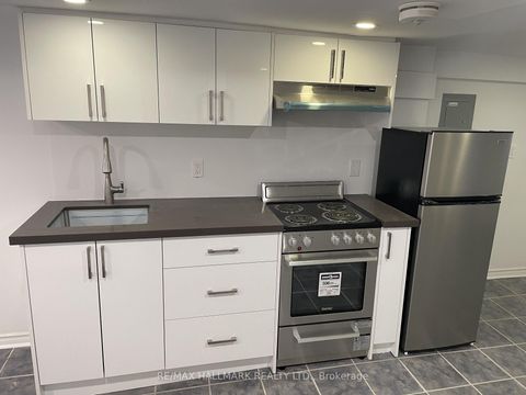 Photo 23 at 414 Dundas Street E, Moss Park, Toronto