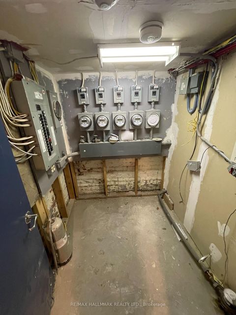 Photo 34 at 414 Dundas Street E, Moss Park, Toronto