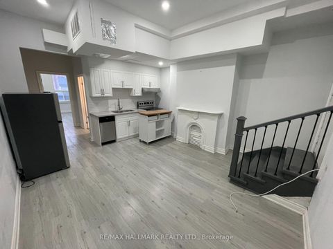 Photo 7 at 414 Dundas Street E, Moss Park, Toronto