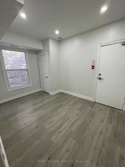 Photo 16 at 414 Dundas Street E, Moss Park, Toronto