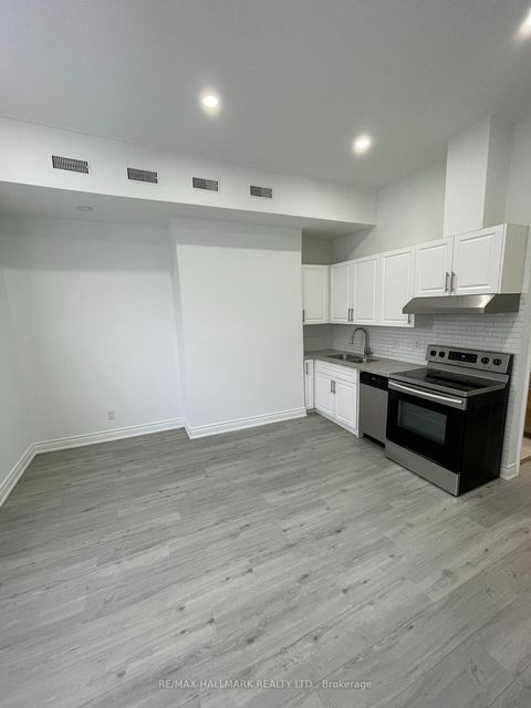 Photo 20 at 414 Dundas Street E, Moss Park, Toronto