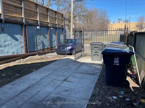 Photo 37 at 414 Dundas Street E, Moss Park, Toronto