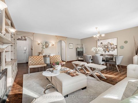 Photo 8 at 301 - 130 Neptune Drive, Lawrence, Toronto