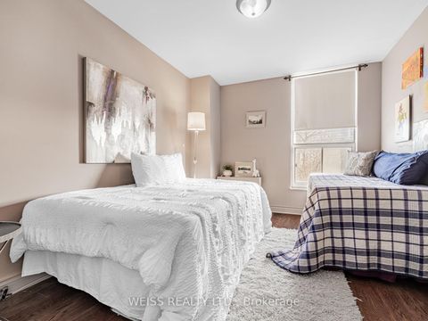 Photo 17 at 301 - 130 Neptune Drive, Lawrence, Toronto