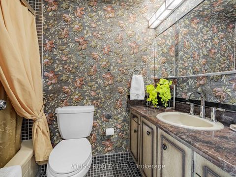 Photo 24 at 301 - 130 Neptune Drive, Lawrence, Toronto