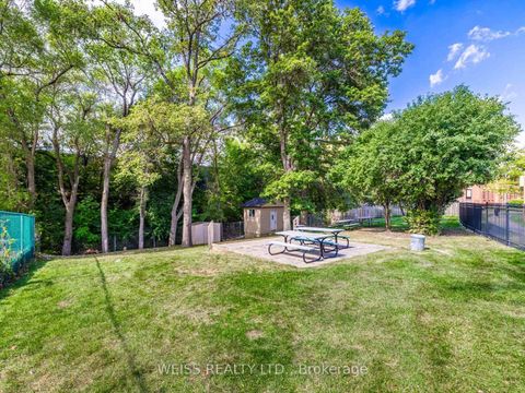 Photo 37 at 301 - 130 Neptune Drive, Lawrence, Toronto