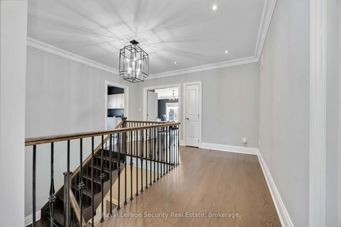 Photo 13 at 39 Endless Circle, Kleinburg, Vaughan