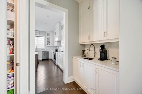 Photo 14 at 39 Endless Circle, Kleinburg, Vaughan