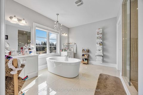 Photo 16 at 39 Endless Circle, Kleinburg, Vaughan