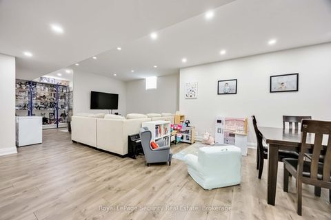 Photo 23 at 39 Endless Circle, Kleinburg, Vaughan