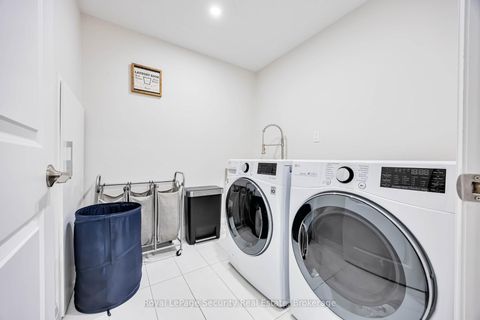 Photo 24 at 39 Endless Circle, Kleinburg, Vaughan